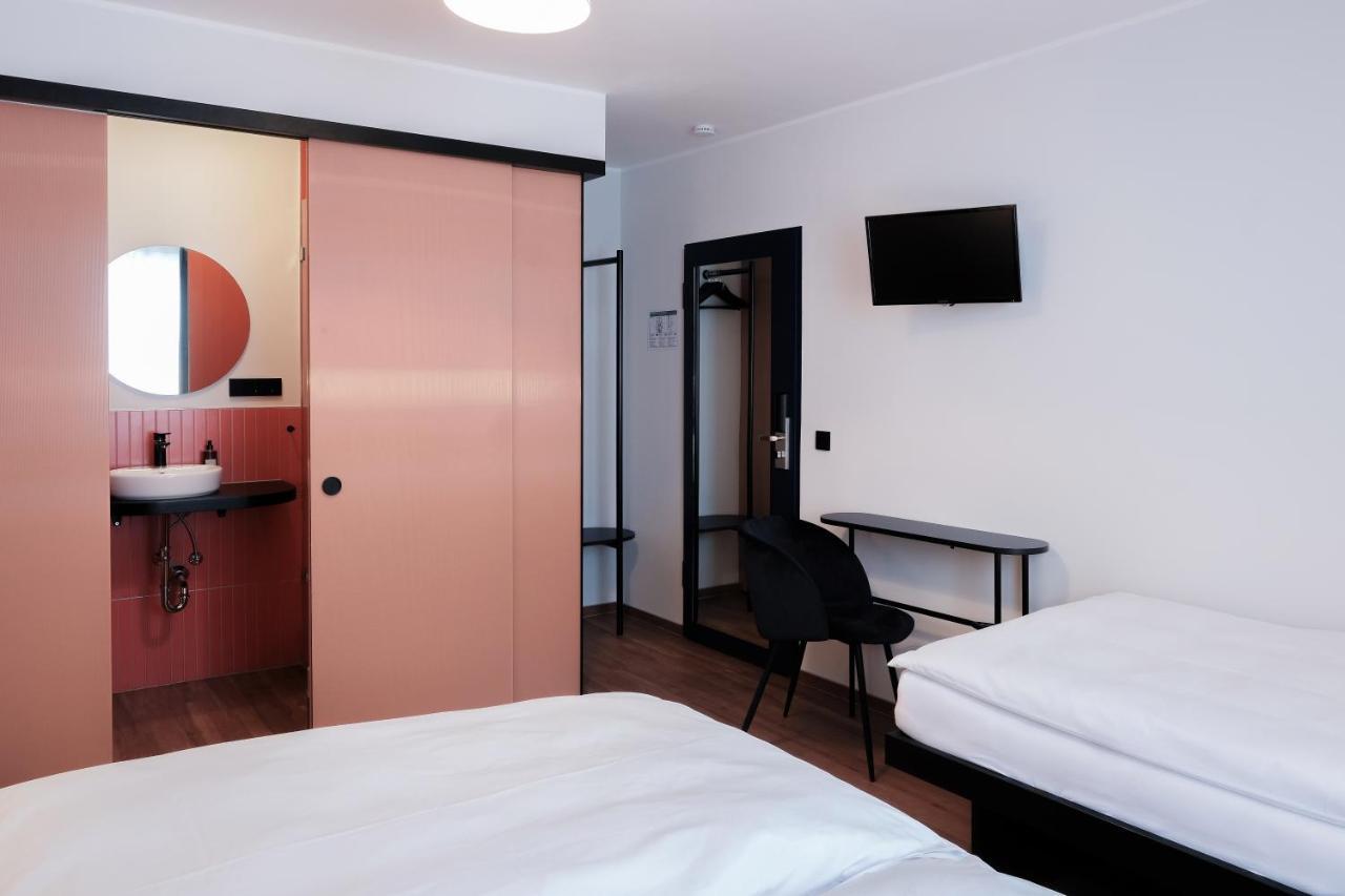 The Dot | 24/7 Checkin Hotel München